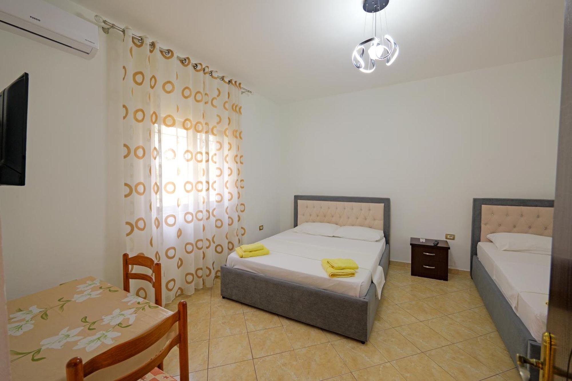 Brahimi Guest House Ксамил Екстериор снимка