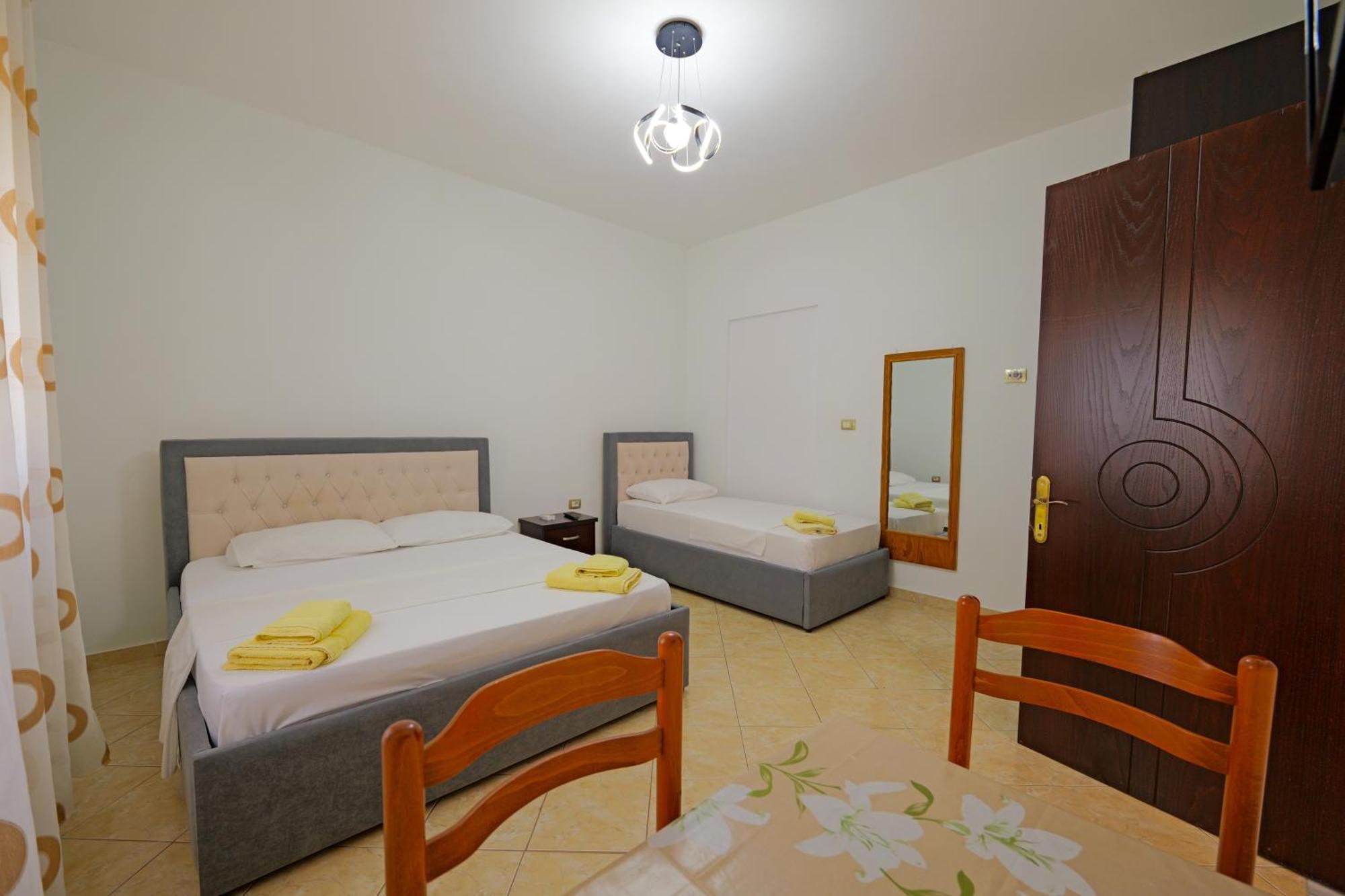 Brahimi Guest House Ксамил Екстериор снимка