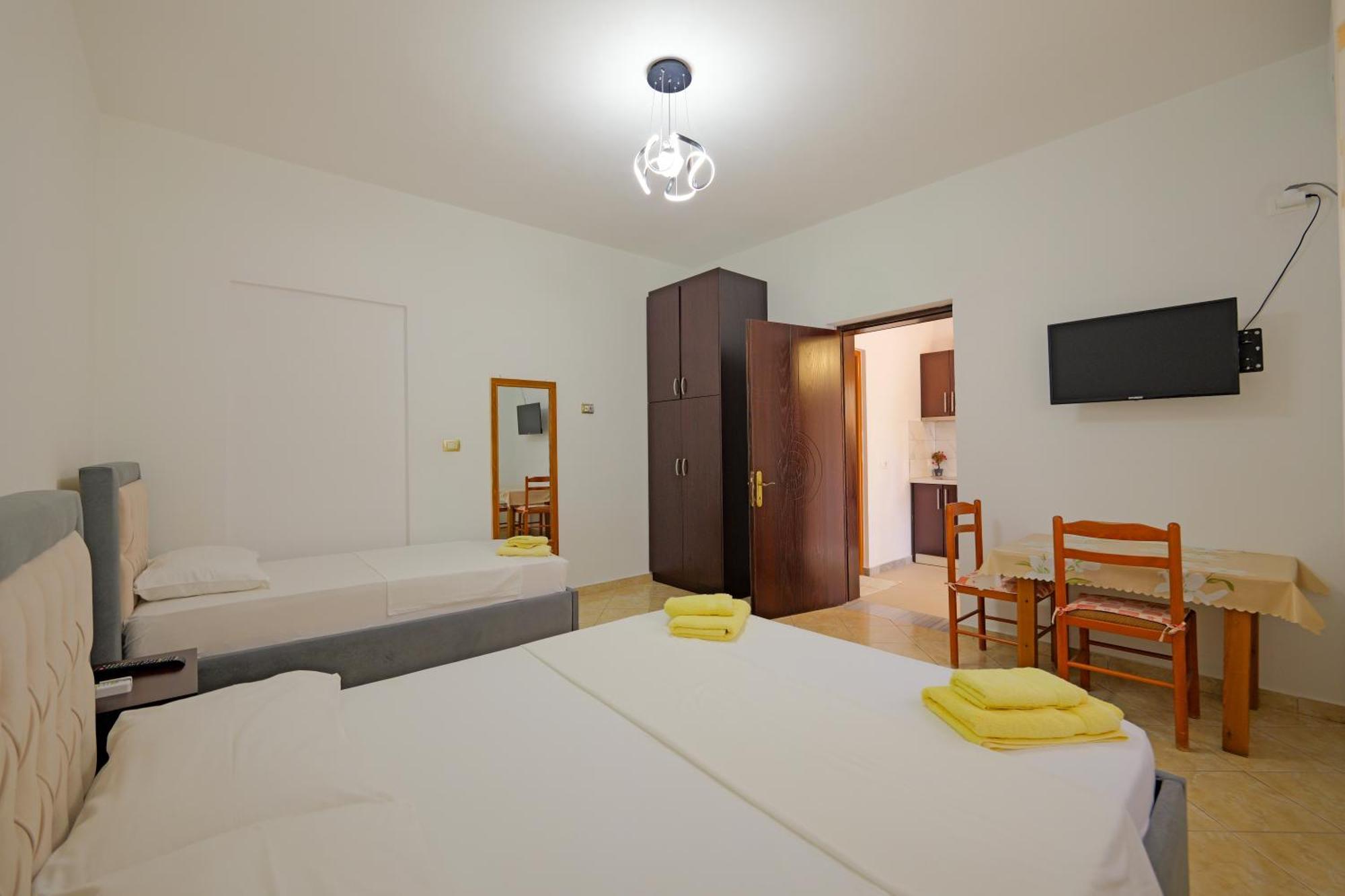 Brahimi Guest House Ксамил Екстериор снимка