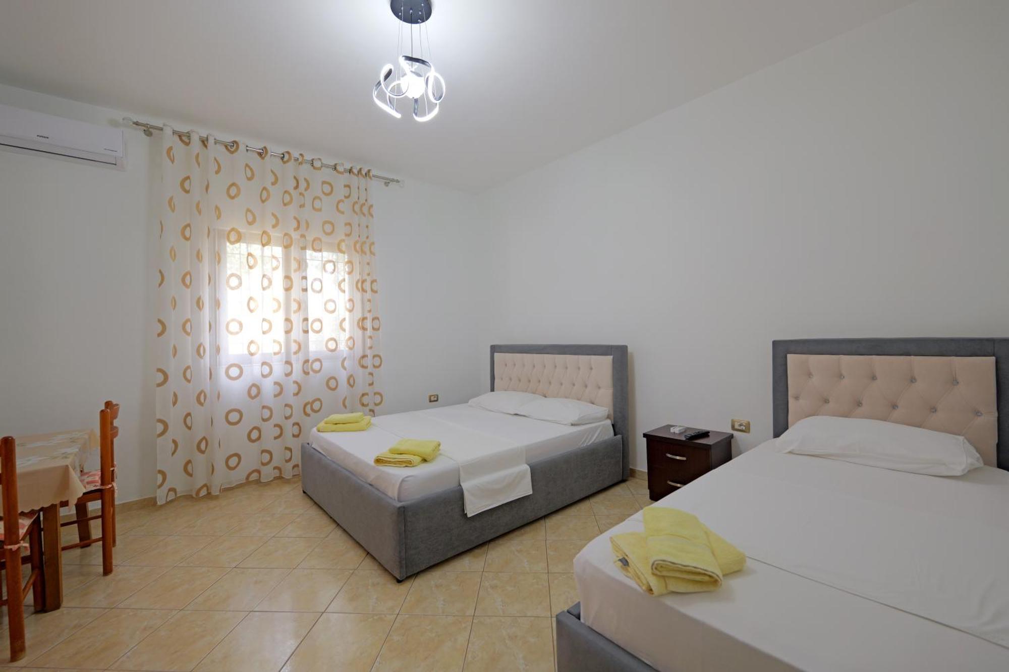 Brahimi Guest House Ксамил Екстериор снимка