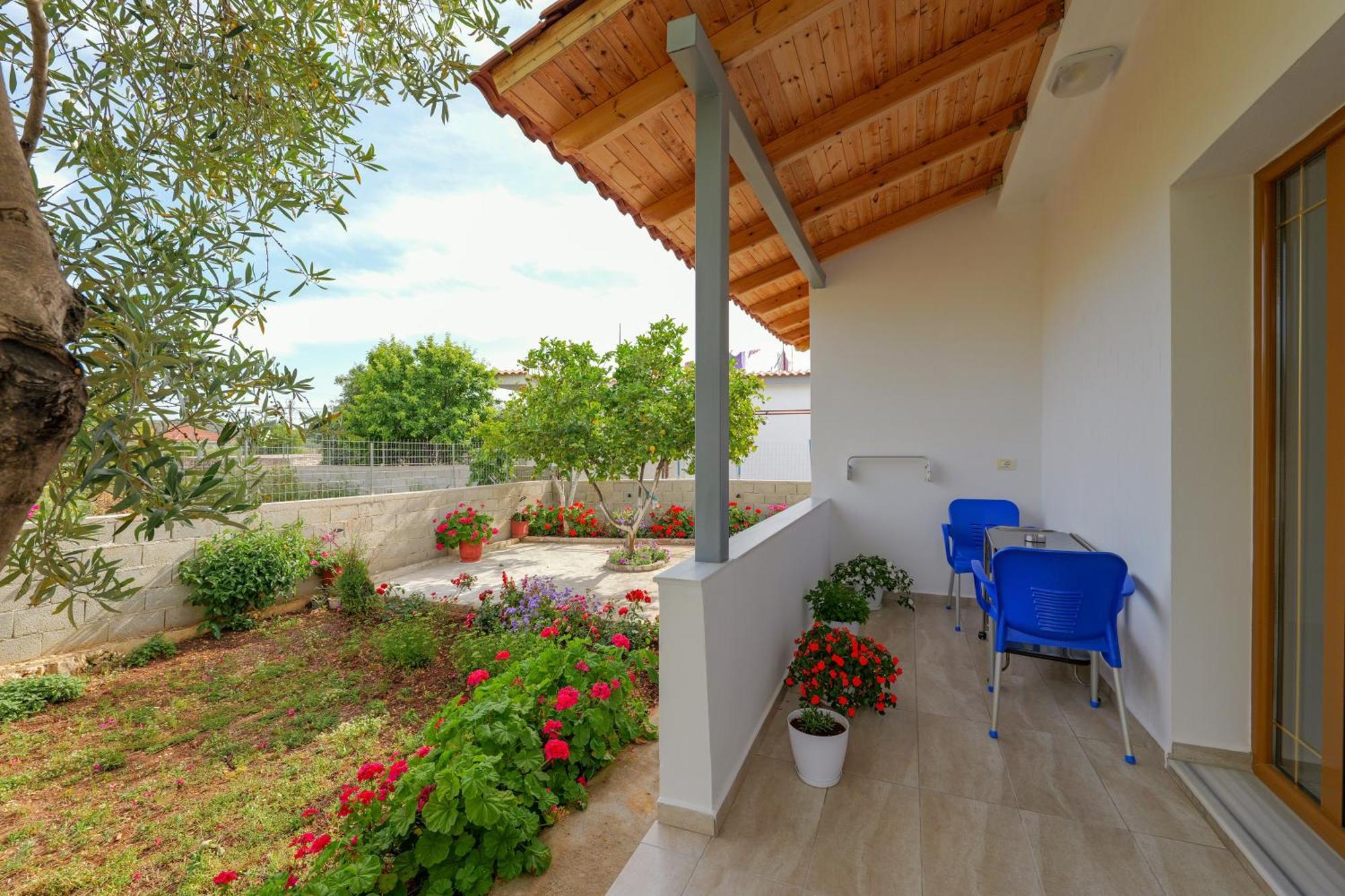Brahimi Guest House Ксамил Екстериор снимка