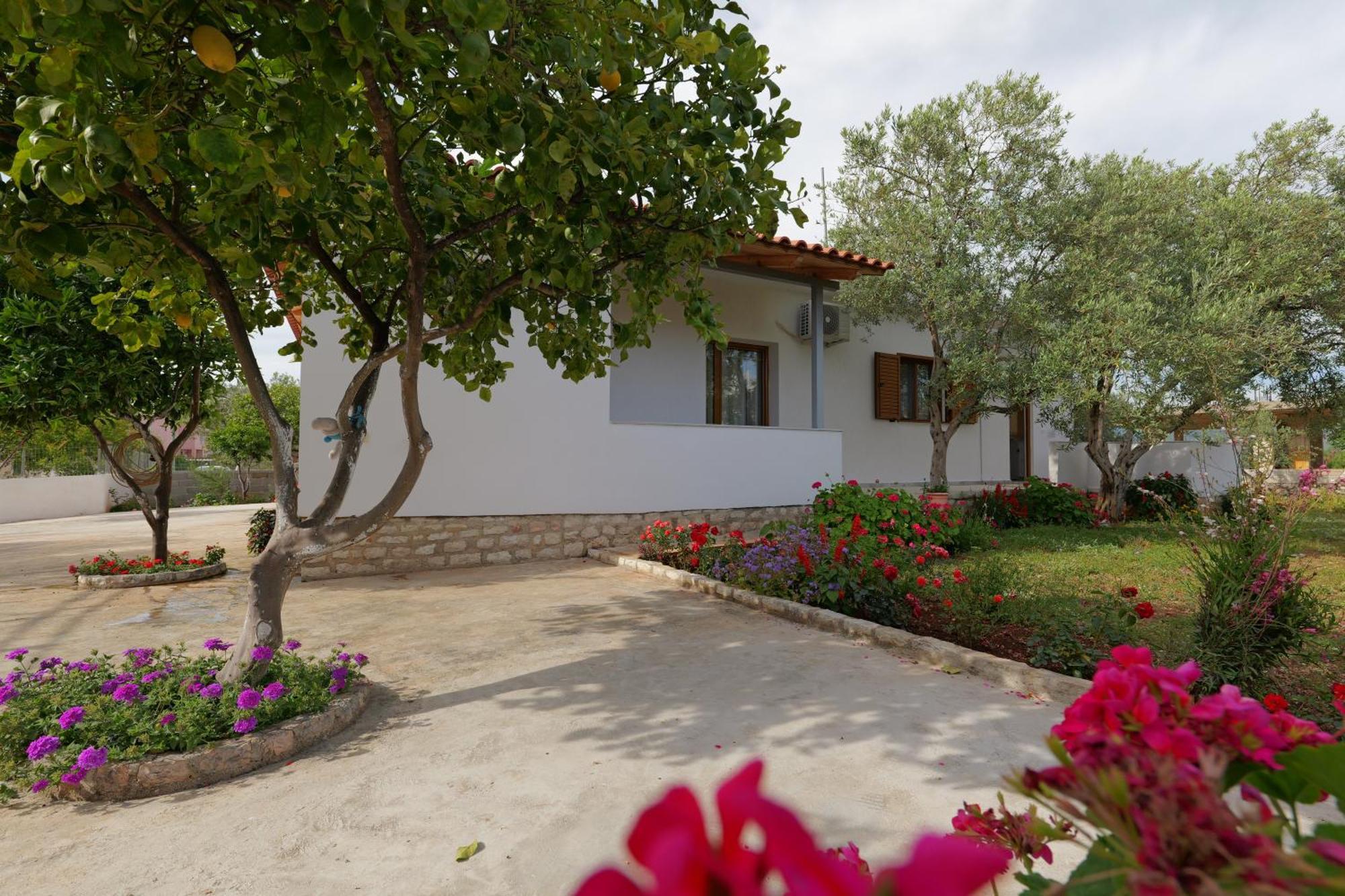 Brahimi Guest House Ксамил Екстериор снимка